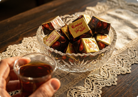 Şoko Piramit Çay Bayram